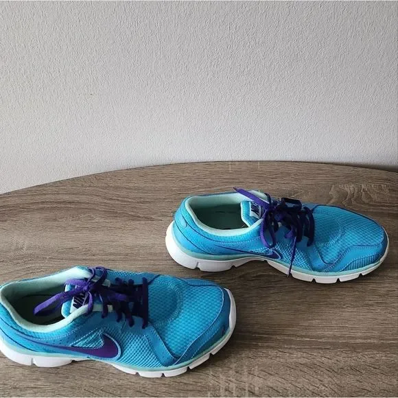 Nike Sneakers - Picture 5 of 5